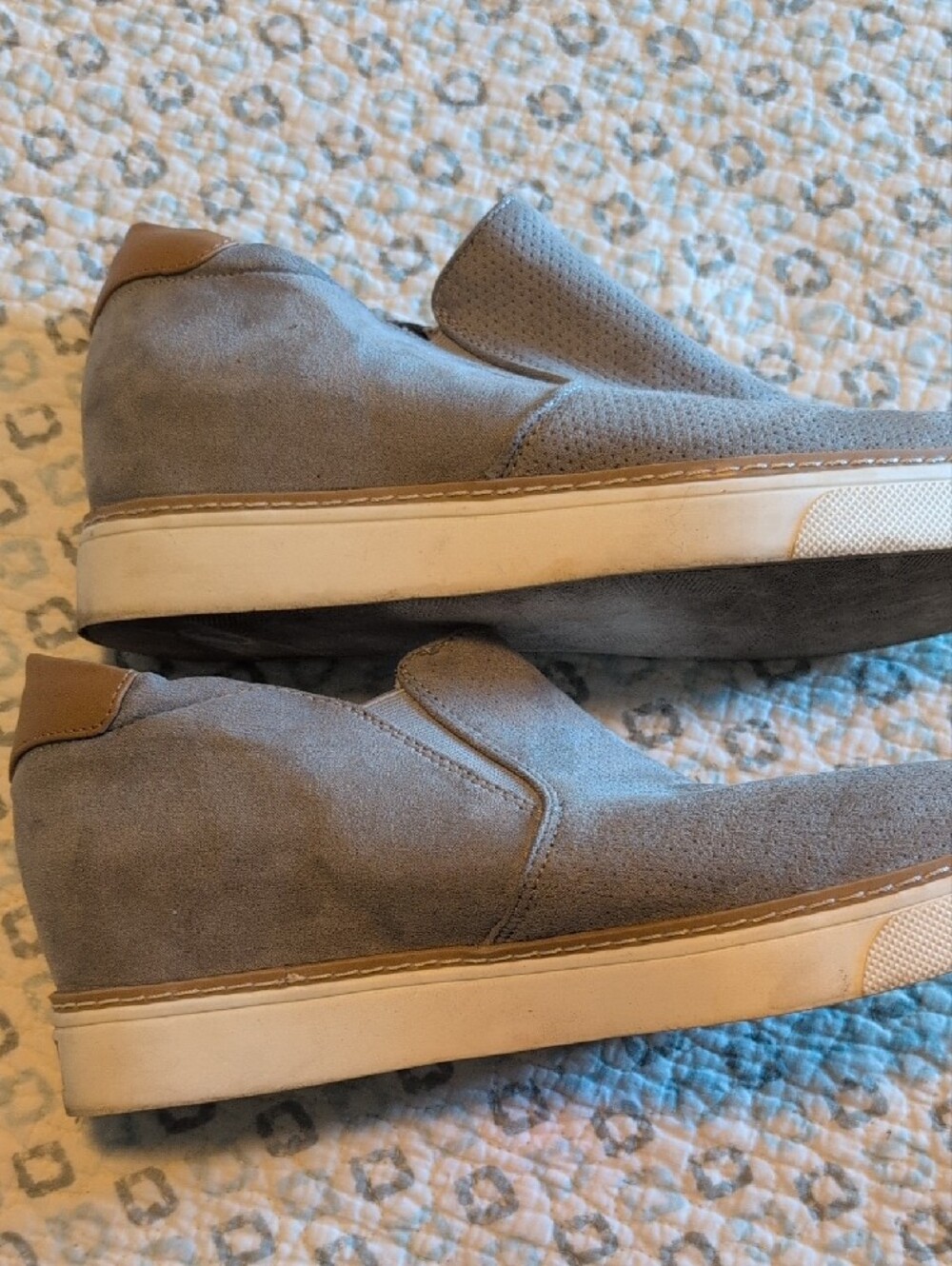 Dr. Scholl's Women's Light Gray Slip-On Suede Casual Loafers - Picture 4 of 5